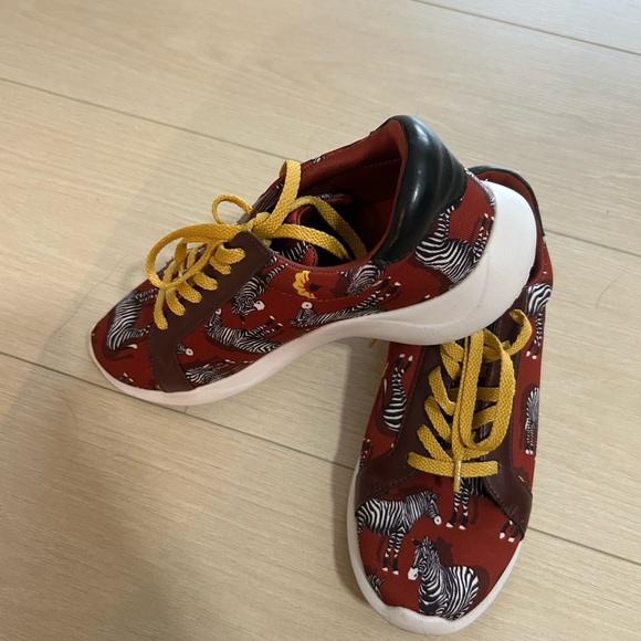 Red Zebras print fabric sneakers Charles & Keith Size 35 (5.5) - Picture 2 of 3
